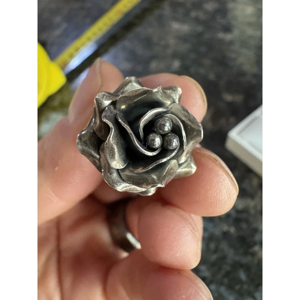 Vintage ROSE 3D Ring Silver Tone Floral‎ Unmarked sz 7.5 Adjustable RARE *